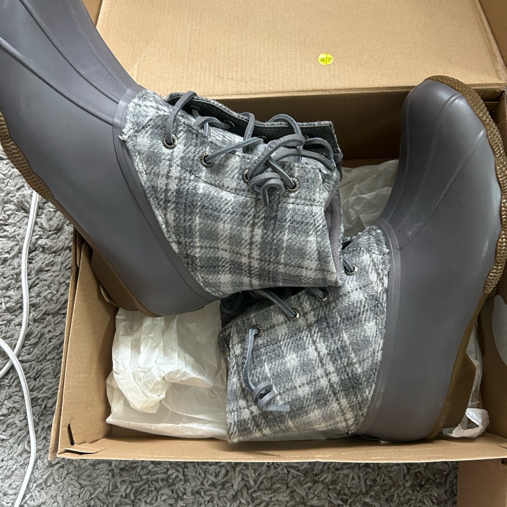 Sperry Saltwater Plaid Gray Boots